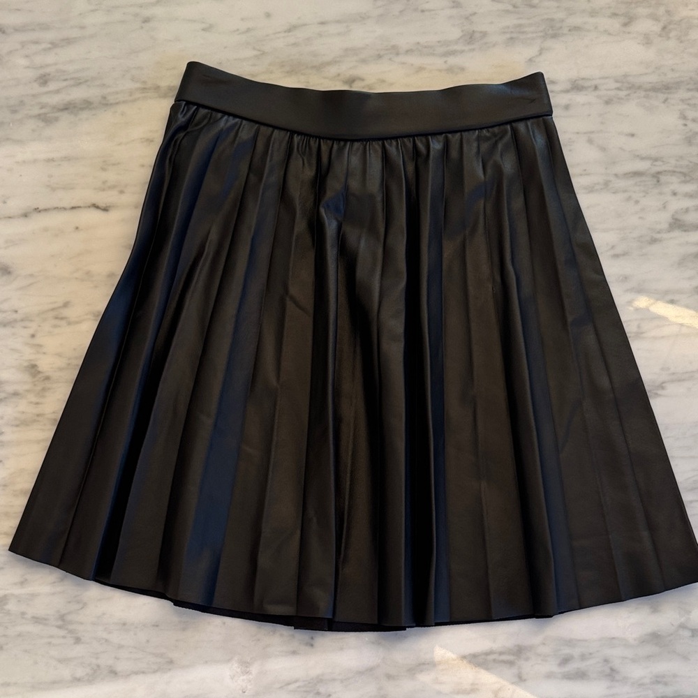 Zara Girls Black Pleated pleather Skirt. 11-12